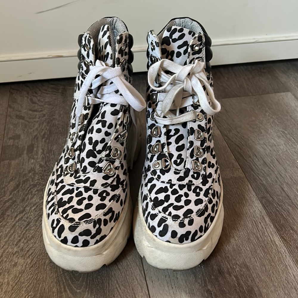 Platform Shoes - Picture 3 of 3